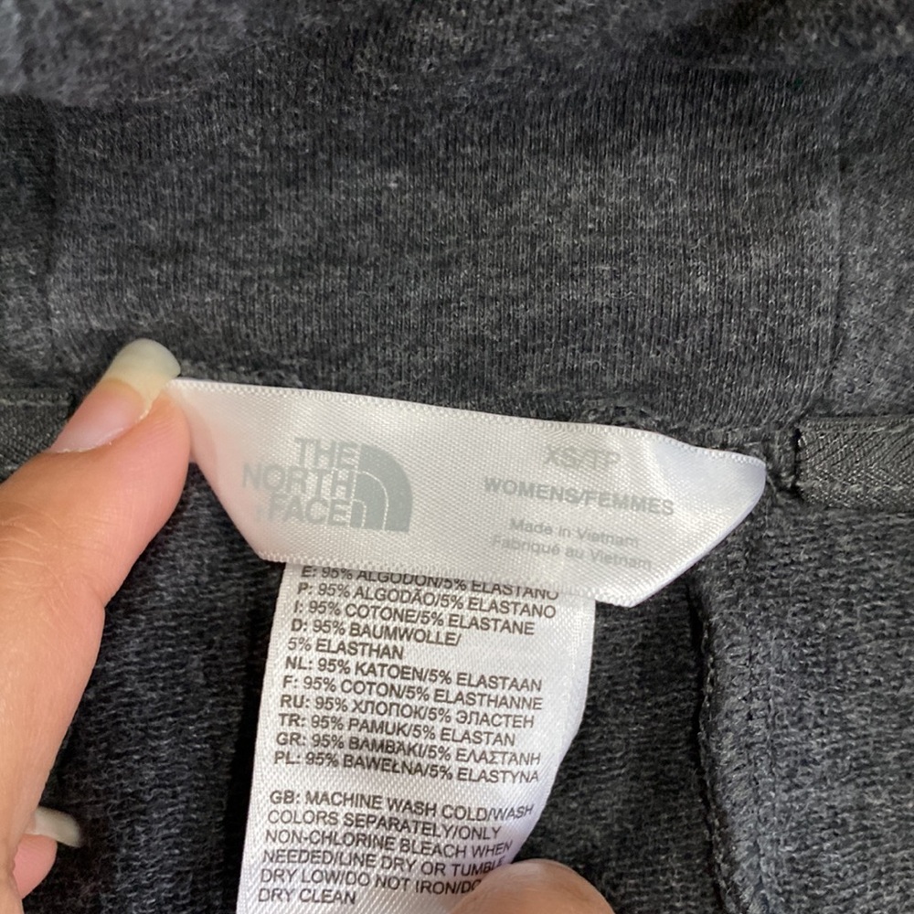 The Northface Womens Jacket - Picture 2 of 6